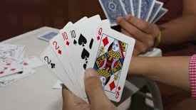 传统牌类游戏就选乐竞体育牌九游戏，点数较大的玩家获胜